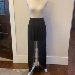 EUC Gianni Bini Black Mini Overlay Skirt. Size Sm.